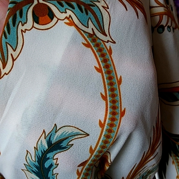 Floral Faux Wrap Blouse By Harvé Bernard. Size M - Picture 9 of 17